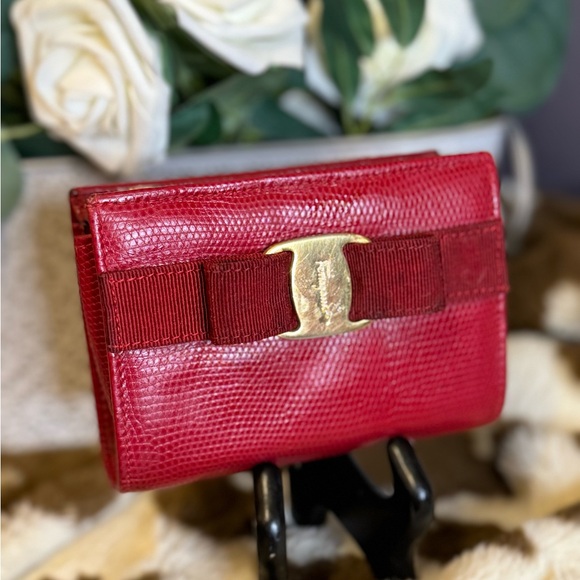 Vintage Salvatore Ferragamo Red Vara Bow Leather Clutch - Picture 8 of 10
